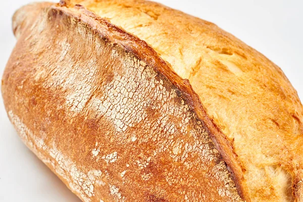 Pão de centeio no fundo branco . — Fotografia de Stock