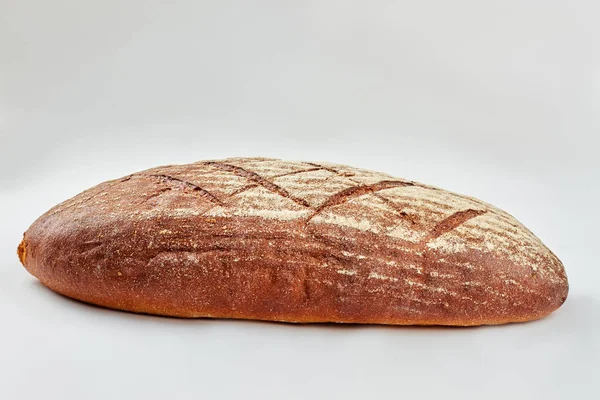 Brot isoliert auf weißem Hintergrund. — Stockfoto