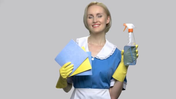 Young smiling cleaner woman. — Stock Video