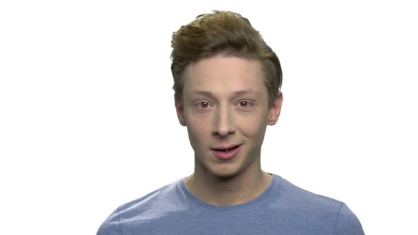 Portrait of friendly looking teenage boy. — Stock Video