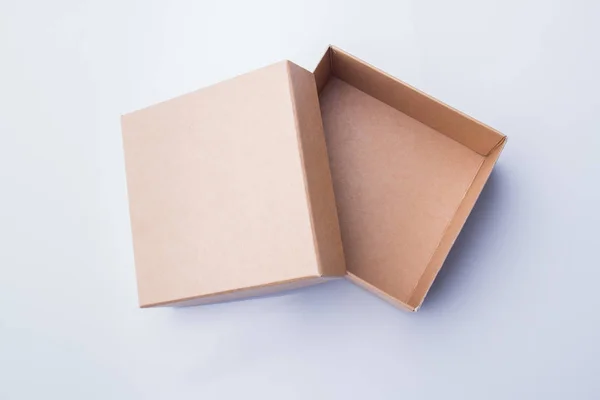 Odkryte puste dwuczęściowe pudełko tekturowe. — Zdjęcie stockowe