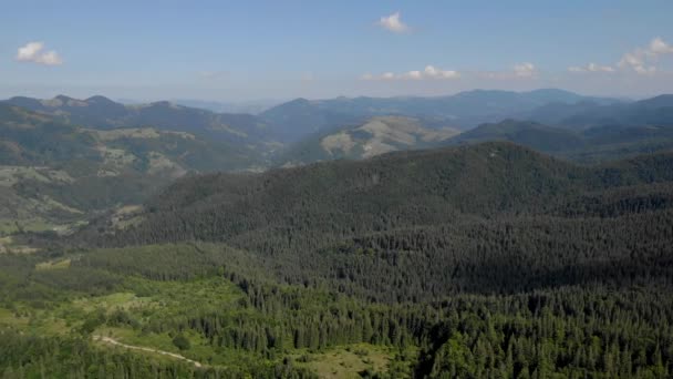 Paisaje pintoresco en Cárpatos . — Vídeos de Stock