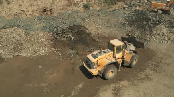 Vista superior do bulldozer amarelo . — Vídeo de Stock