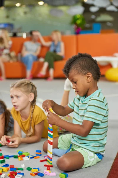 Kids playing with constructor toys. — Stock Photo, Image