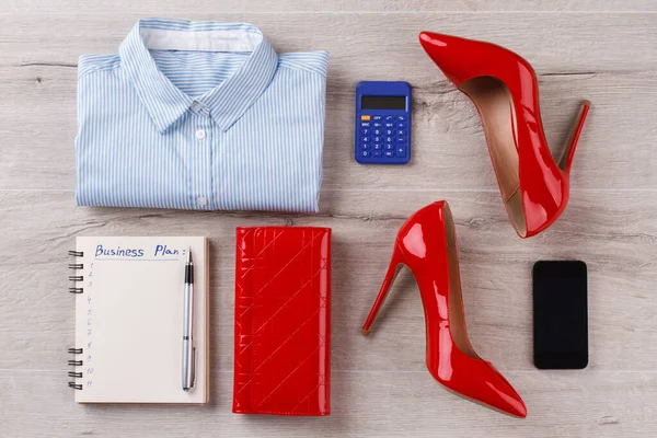 Heels, shirt and scarlet wallet. — Stok fotoğraf