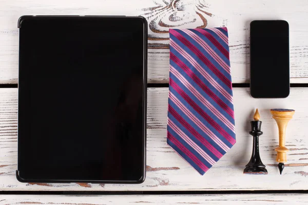 Chess figures, tie and devices. — Stok fotoğraf