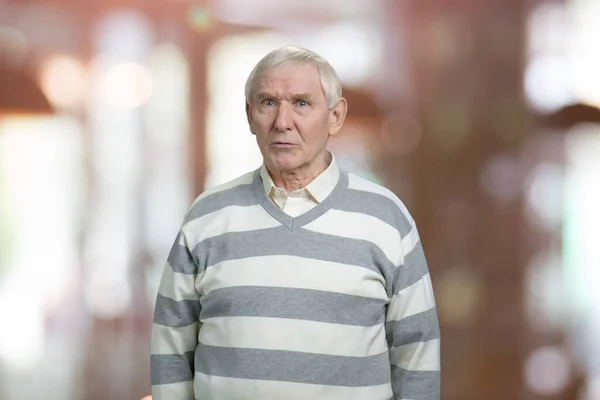 Dissatisfied old grandfather. — Stock Photo, Image
