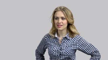 Düşünceli genç bir kadının bir planı var..