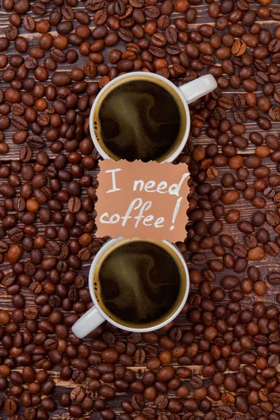 İki fincan kahve ve fasulye.. — Stok fotoğraf