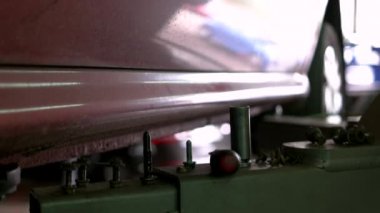 Kurulmamış fındıkları cıvata ve vidayla kapat..