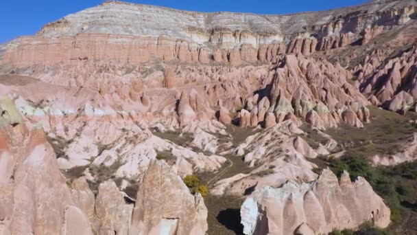 Vista superior de formaciones rocosas volcánicas en Capadocia, Turquía . — Vídeos de Stock