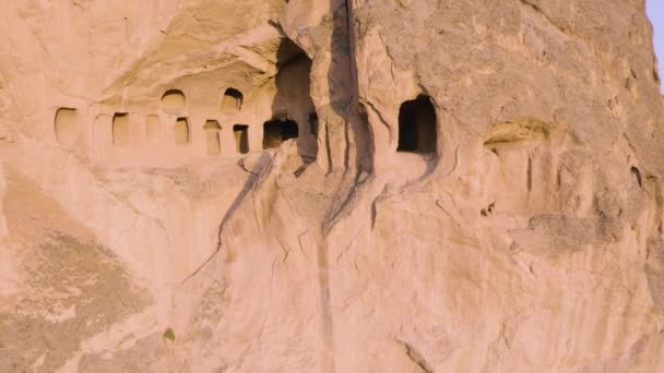 Primo piano di antiche dirupi in Cappadocia, Turchia. — Video Stock