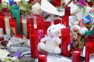 Barselona/İspanya, 21 Ağustos 2017: Barselona'nın Rambla üzerinde nerede Ağustos 2017, 17 yeniden bir araya insanlar en az 15 ölümcül kurbanları ve yaralı 120 haraç veren terörist bir saldırı olmuş.