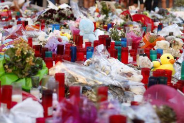 Barselona/İspanya, 21 Ağustos 2017: Barselona'nın Rambla üzerinde nerede Ağustos 2017, 17 yeniden bir araya insanlar en az 15 ölümcül kurbanları ve yaralı 120 haraç veren terörist bir saldırı olmuş.