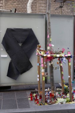 Barselona/İspanya, 21 Ağustos 2017: Barselona'nın Rambla üzerinde nerede Ağustos 2017, 17 yeniden bir araya insanlar en az 15 ölümcül kurbanları ve yaralı 120 haraç veren terörist bir saldırı olmuş.