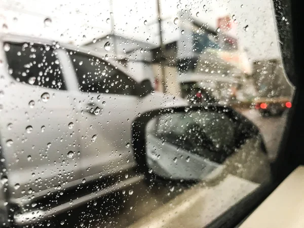 Yağmur damlası penceresinde — Stok fotoğraf