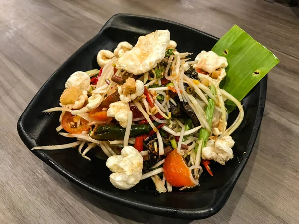 Thaise papaja salade of Som Tom — Stockfoto
