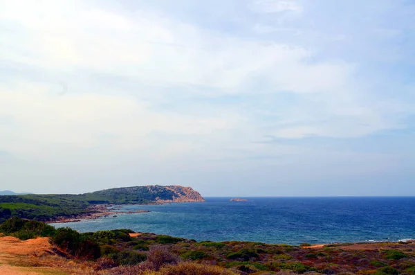Panoramisch uitzicht op het strand en de zee van Sardinië van kristal — Stockfoto