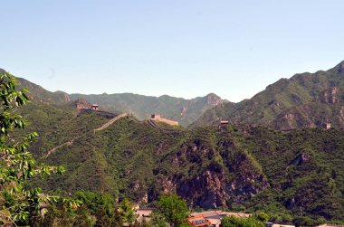 Çin Seddi ve dağlar