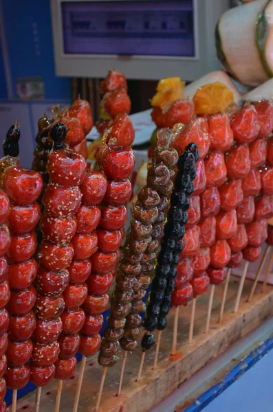 Chinesisches Streetfood in den Hutongs der beijing wangfujing street — Stockfoto