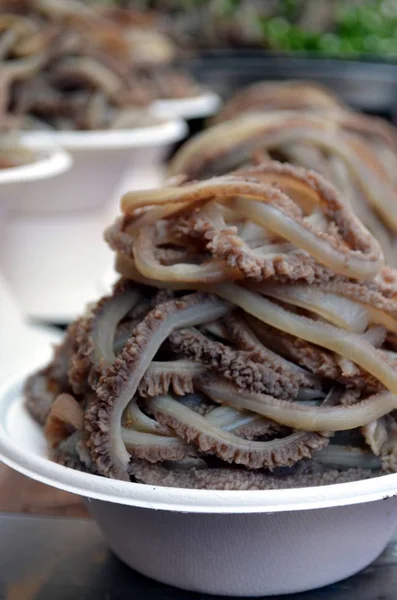 Hutongs의 베이징 왕푸징 거리에서 중국 길거리 음식 — 스톡 사진