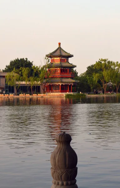 什刹海の風光明媚なエリアのエリアでは最も最適な場所を維持するために古い北京スタイルの首都 — ストック写真