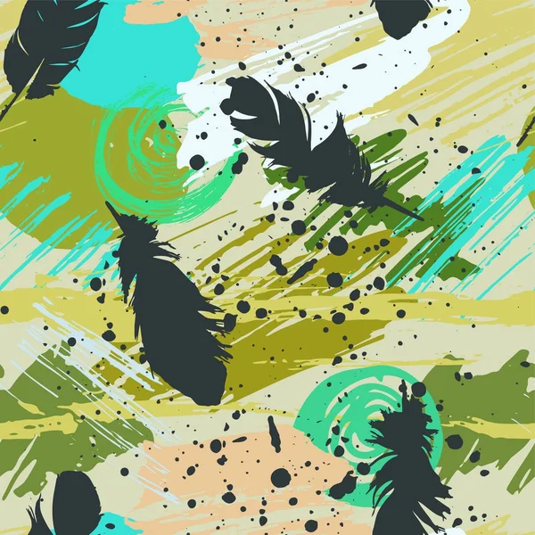 Nahtloses Muster mit schwarzen Federn und abstrakten Aquarellflecken, Pinseln, Freihandstrichen — Stockvektor