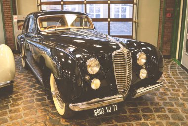 Moskova, Rusya - 6 Ocak 2018: Vadim Zadorozhny teknoloji Müzesi, araba Delahaye 135 Ms Koç