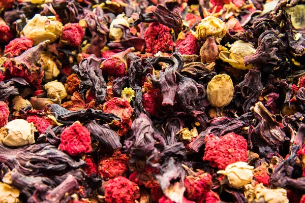 不同品种和混合茶对埃及集市在伊斯坦布尔，土耳其. — 图库照片