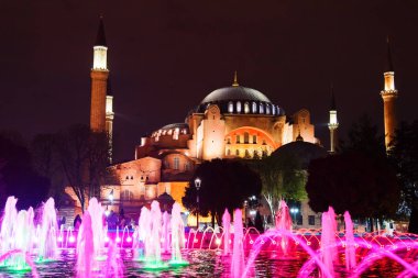 Gece aydınlatma, Aya Sofya. Gezi Istanbul'da. Türkiye.