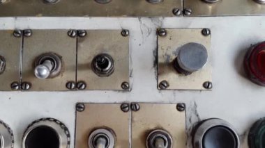 Kullanılmadığı eski uçak kontrol paneli ve kontrol paneli