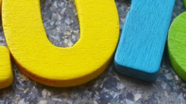 Ahşap numaraları numarası 2018, astract arka plan üzerinde yeni yıl 2018 için şekillendirme