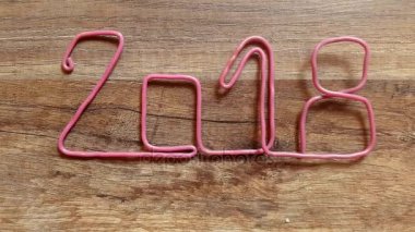 ahşap masa parmak pembe tel numarasıyla 2018 alır