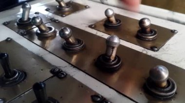 Açma/kapatma düğmesi üzerinde açmak