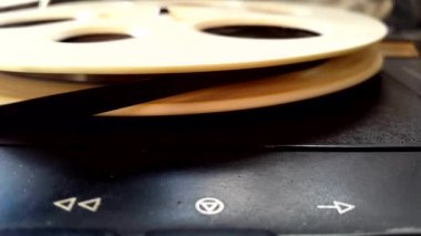 Eski retro Reel ses kaydedici iplik makaraları