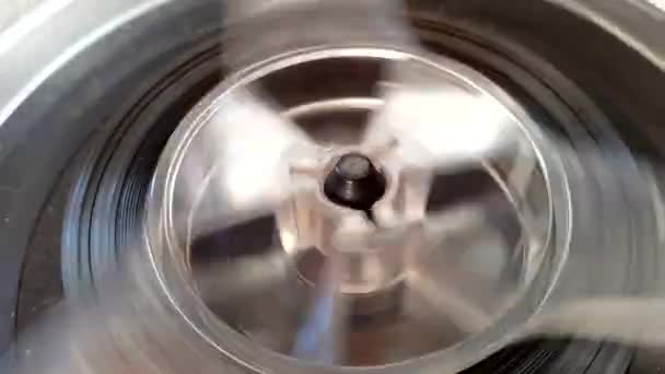 Carrete retro viejo Grabadora de audio carretes girando — Vídeo de stock