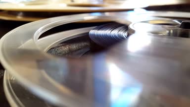 Eski retro Reel ses kaydedici iplik makaraları