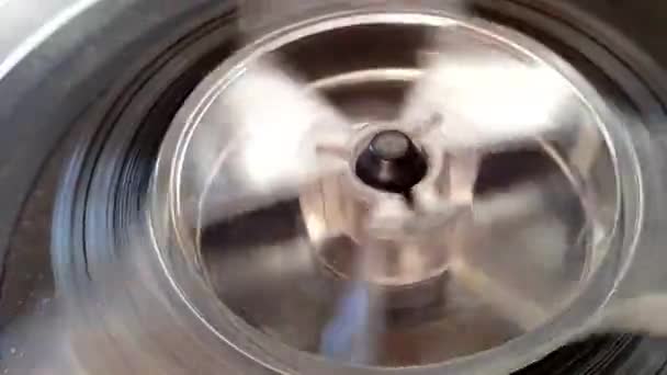 Old retro Reel Audio Recorder reels spinning — Stock Video