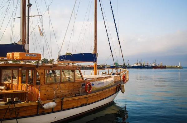 Yate de vela de madera — Foto de Stock