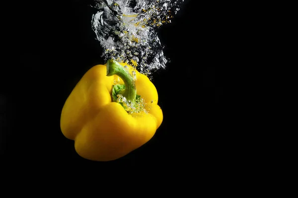 Paprika in water — Stock Photo, Image