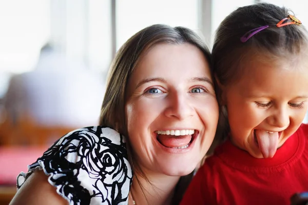 Felice madre e figlia — Foto Stock