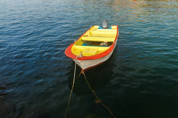 Barco en el agua — Foto de Stock