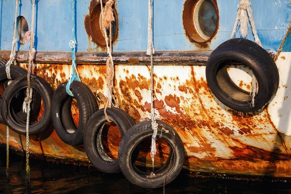 Tires on ship — Stock Photo, Image