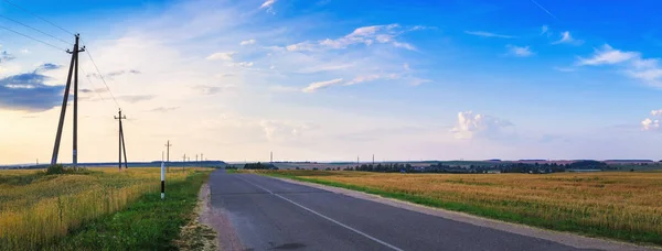 Kırsalda akşam — Stok fotoğraf