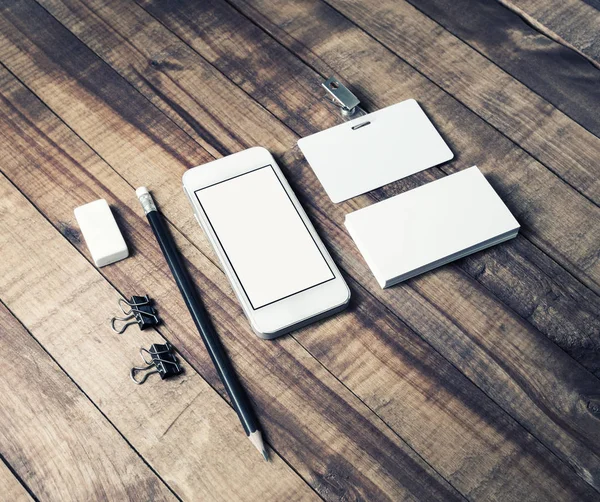 Varias de las muestras de color de la piedra para encimeras de cocina