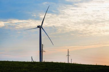 Elektrik için yel değirmeni