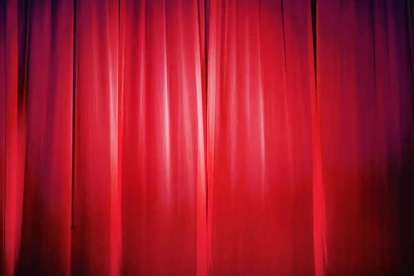 明亮的红色窗帘 — 图库照片