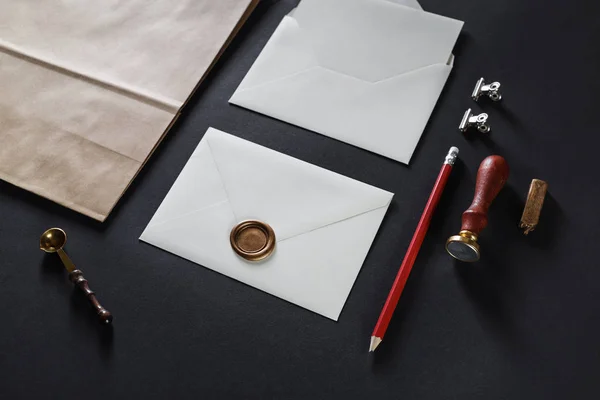 Envelopes vintage em branco — Fotografia de Stock