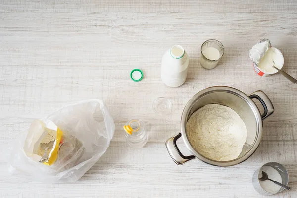 Ingredients for cooking dough pizza on the table — Stock Photo, Image