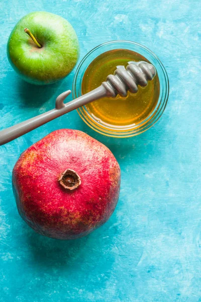 犹太新年苹果、 石榴和蜂蜜特写 — 图库照片